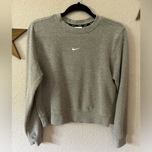 Nike dri-fit women’s crewneck size small